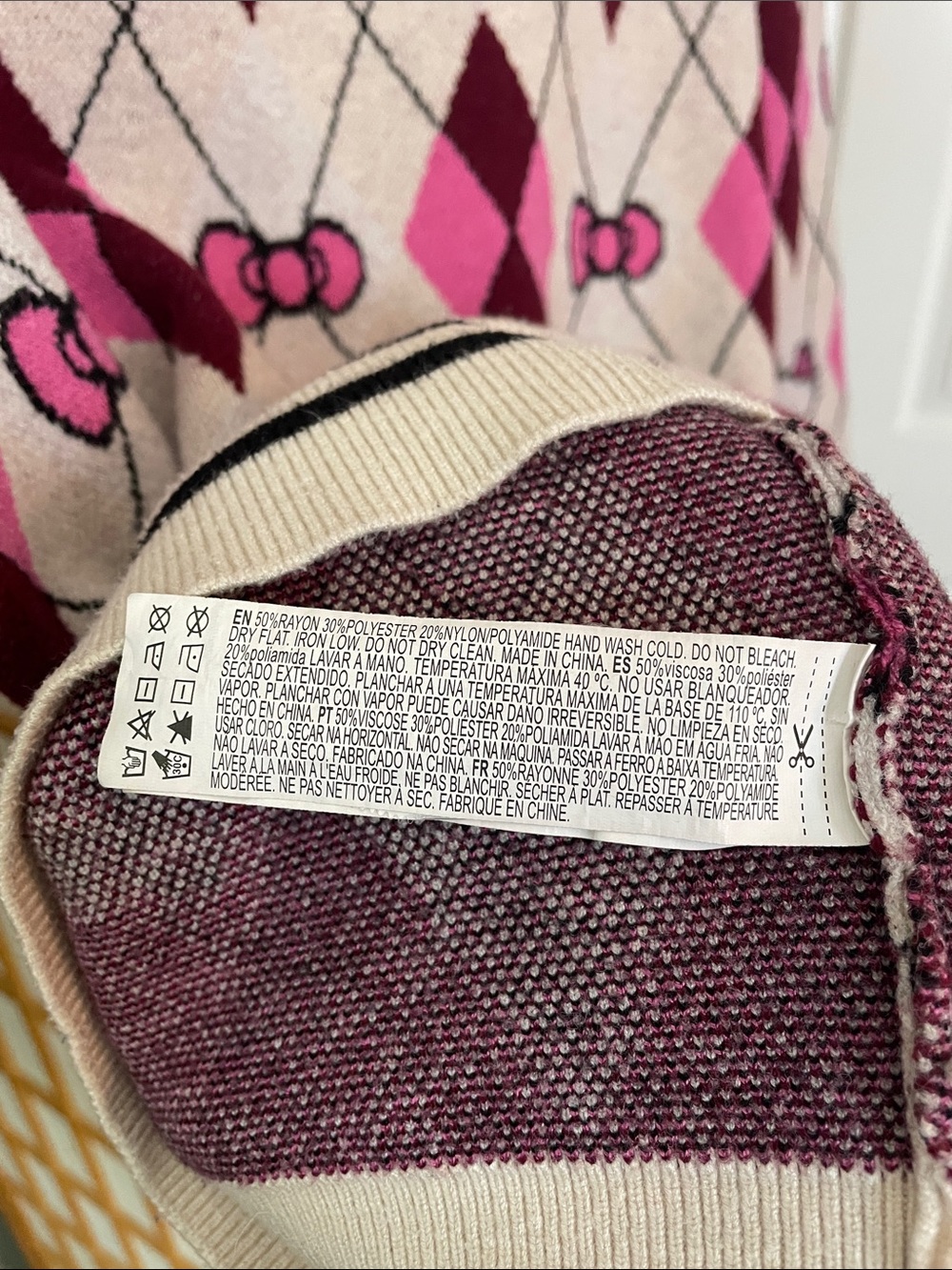 Hello Kitty and Friends x Forever 21 Limited Edition Argyle Cardigan M - Picture 9 of 10